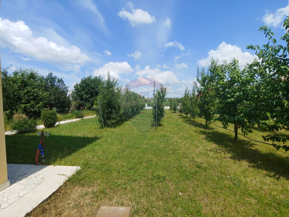 Casă / Vilă de lux cu 5 camere de vânzare în Vadu Moldovei, Suceava