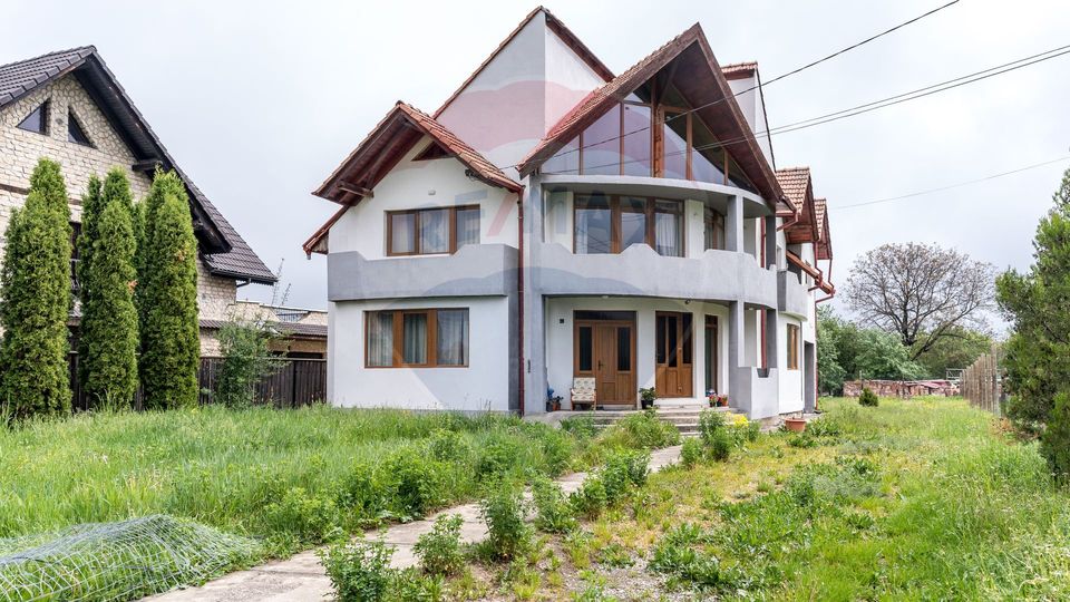 Casa cu 6 camere de vanzare, zona Centrala, Huedin