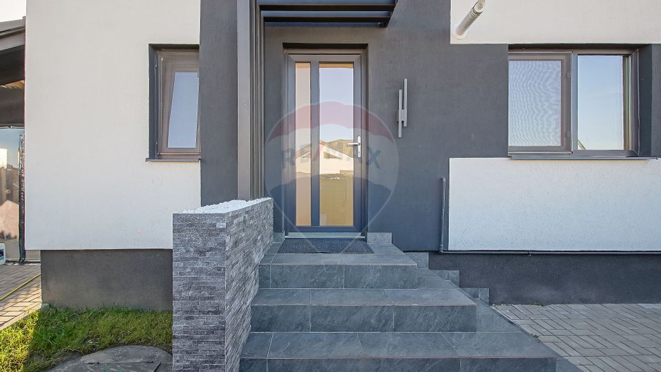 4 room House / Villa for sale