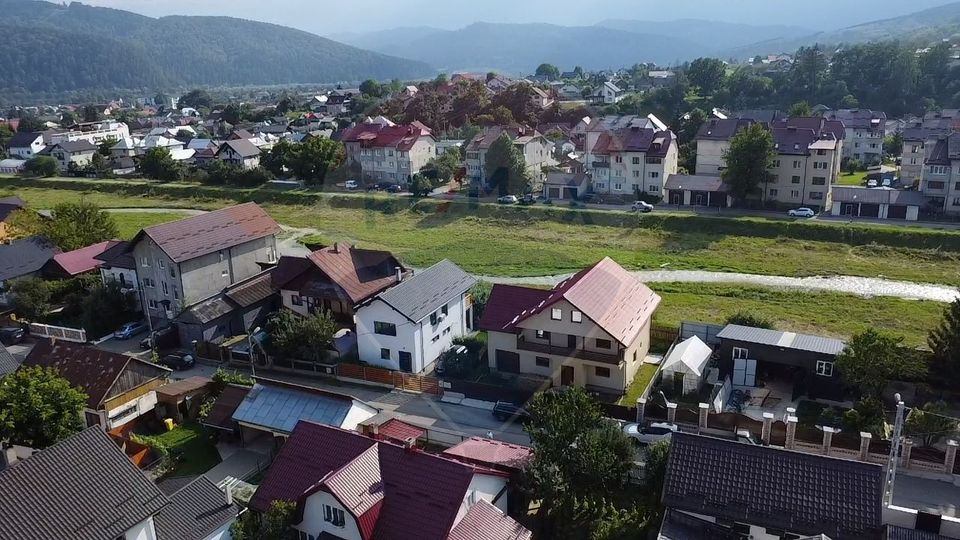 Casă / Vilă cu 5 camere de vânzare în zona Central Gura Humorului