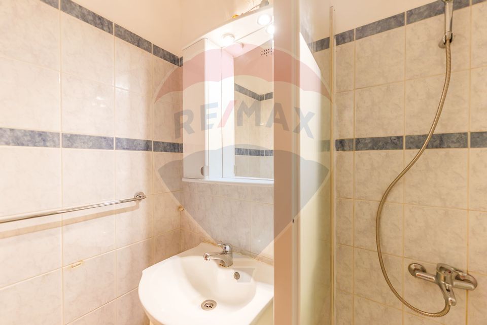 Apartament central cu 4 camere de inchirat, zona Vlaicu