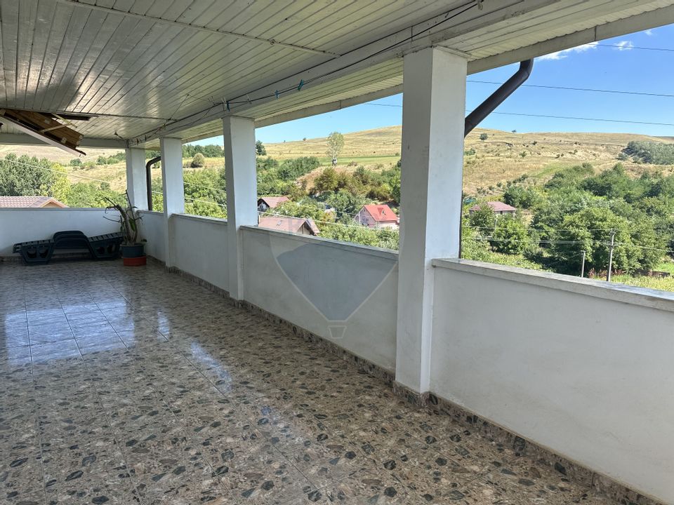 5 room House / Villa for sale, Ciritei area