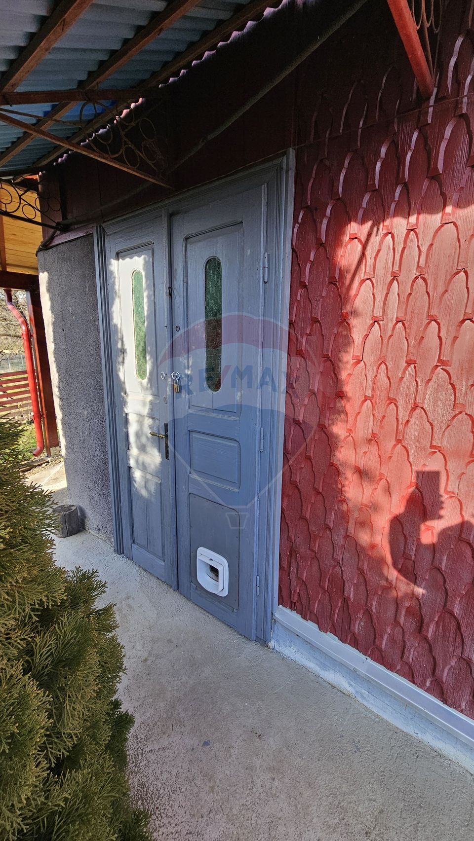 Casă / Vilă cu 3 camere de vânzare-Cacica-Suceava