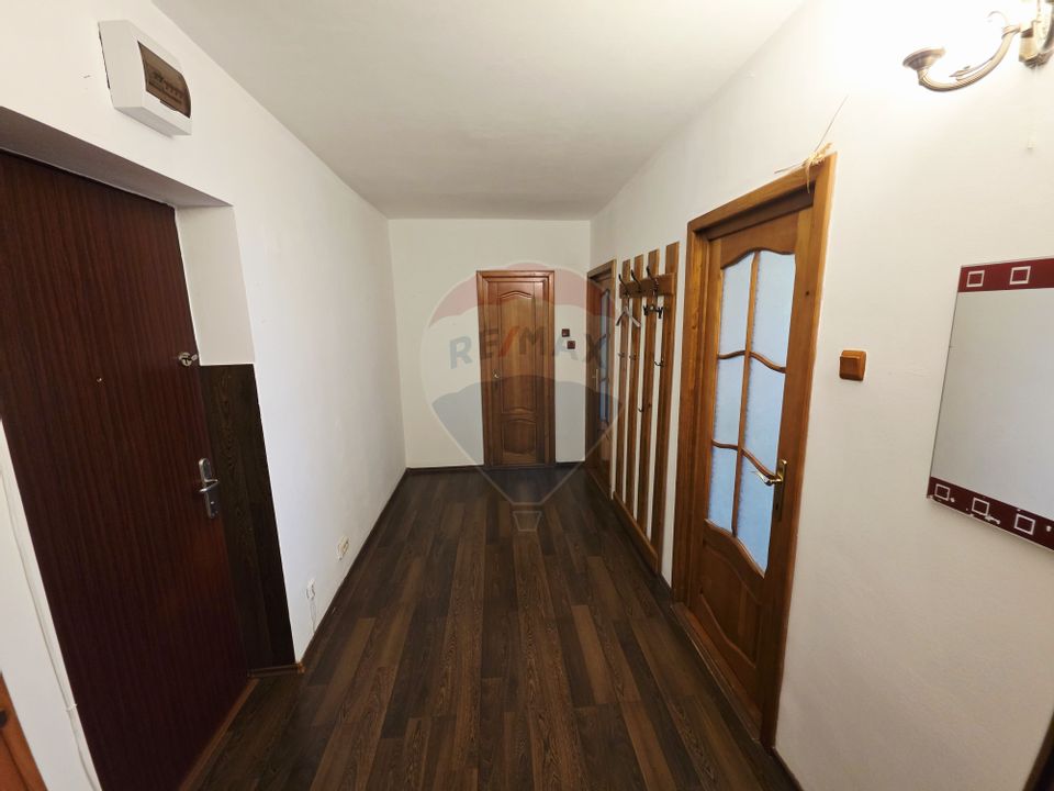 Apartament cu 2 camere de vânzare în zona 1 Mai