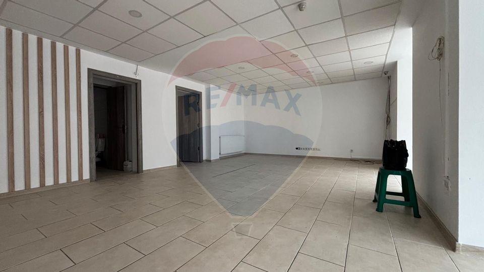 87sq.m Commercial Space for rent, Ultracentral area