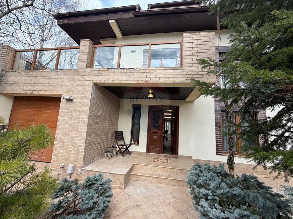 9 room House / Villa for sale