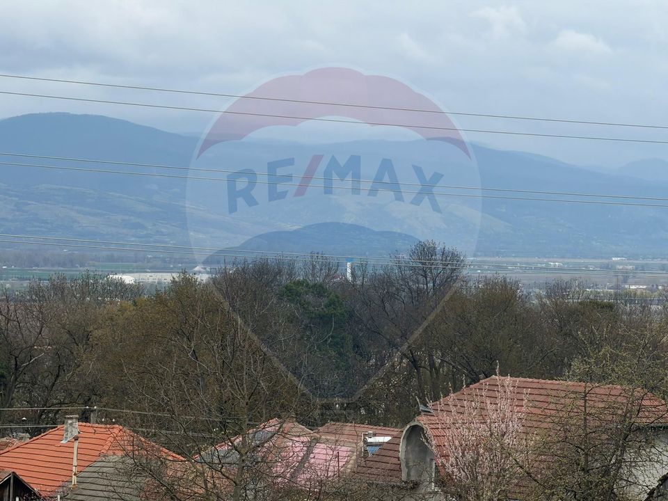 Teren intravilan Orăștie 2200 mp – perfect parc distracții / vilă