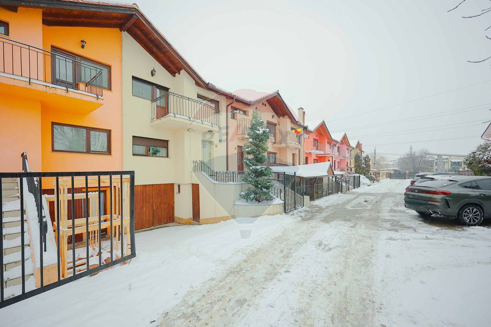 Casă de vânzare cu 4 camere în cartierul Beverly Hills, Sânmartin