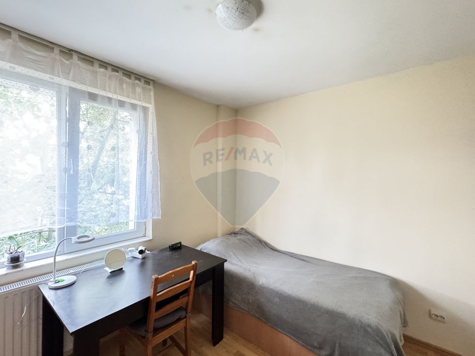 De Vanzare Apartament 4 camere - Ultra Central (orientare N-S)