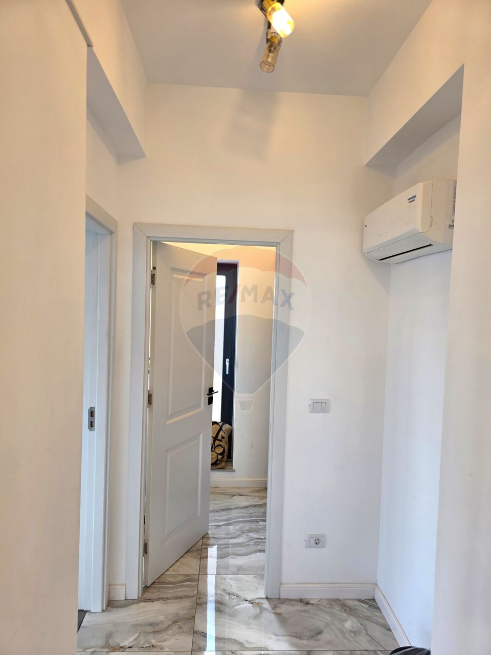 4 room House / Villa for sale, Micro 14 area