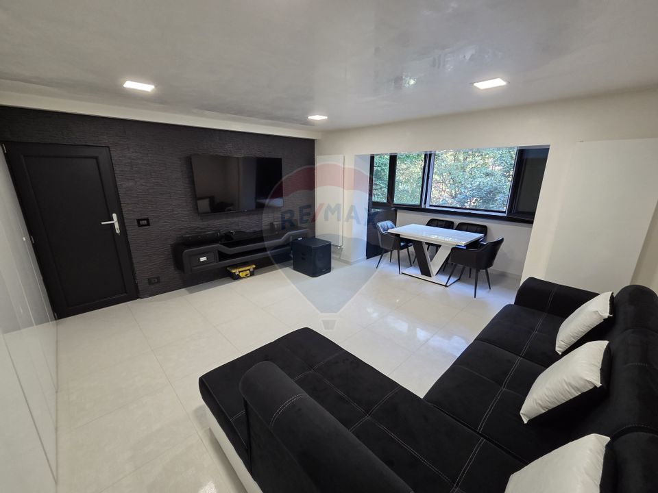 Apartament cu 3 camere etajul 1, zona Poienita