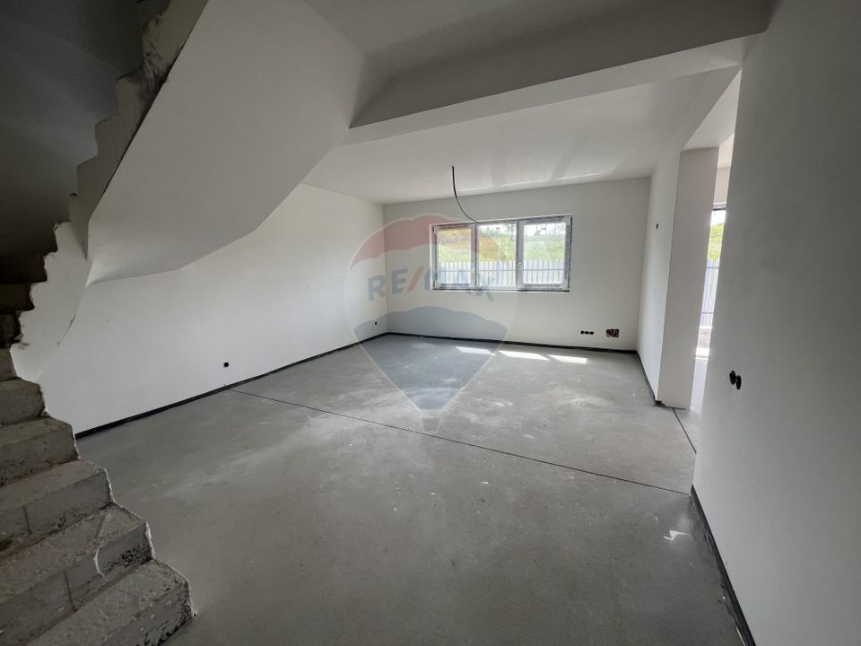 4 room House / Villa for sale, Central area