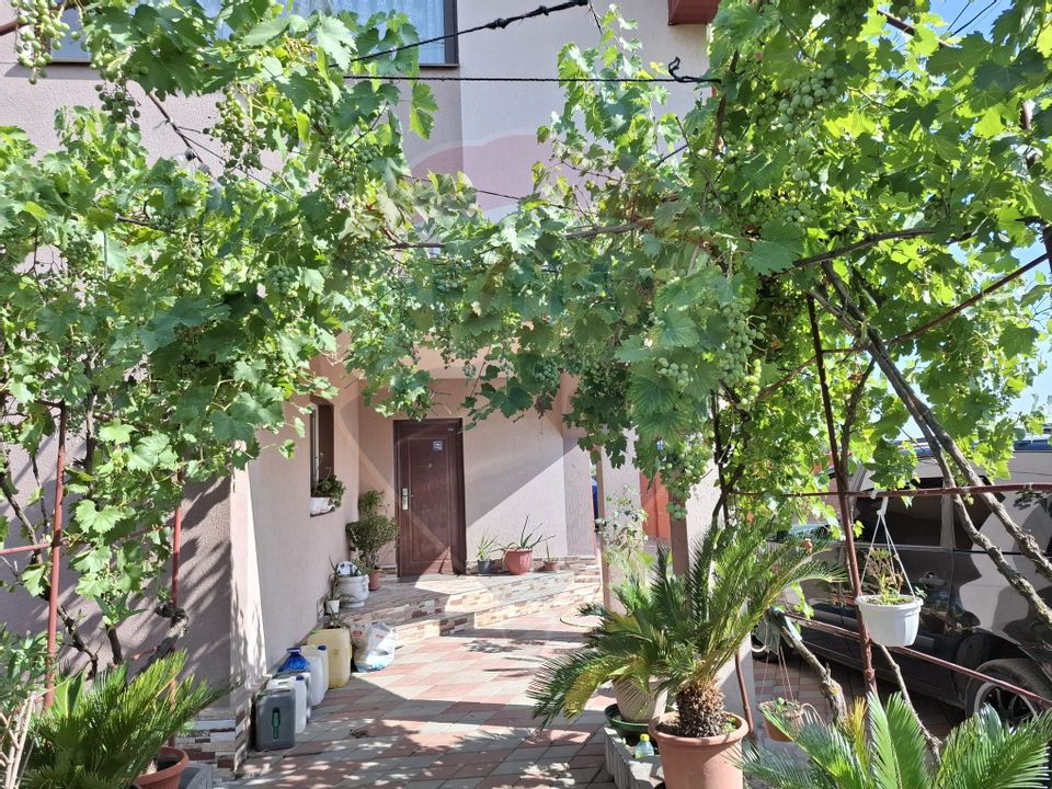Casă / Vilă cu 6 camere de vânzare în zona Calea Severinului