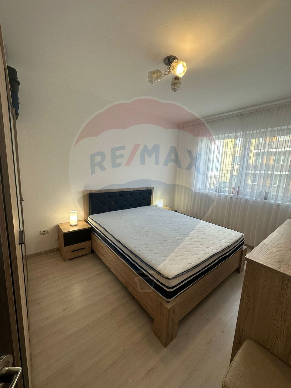 Apartament cu 3 camere de vânzare