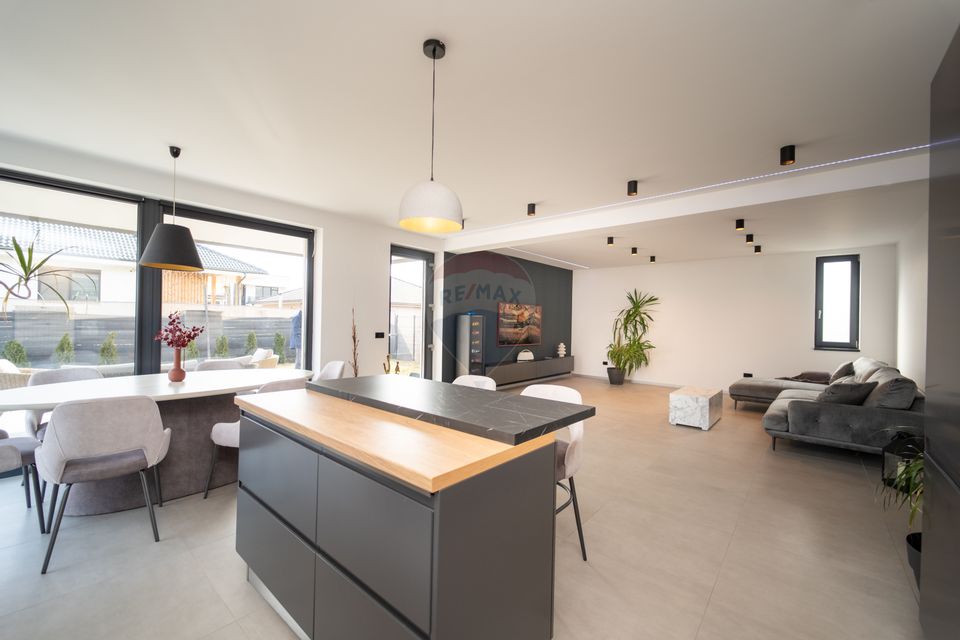 Smart Home de Vânzare în Sânpetru, Brașov – Construcție Premium