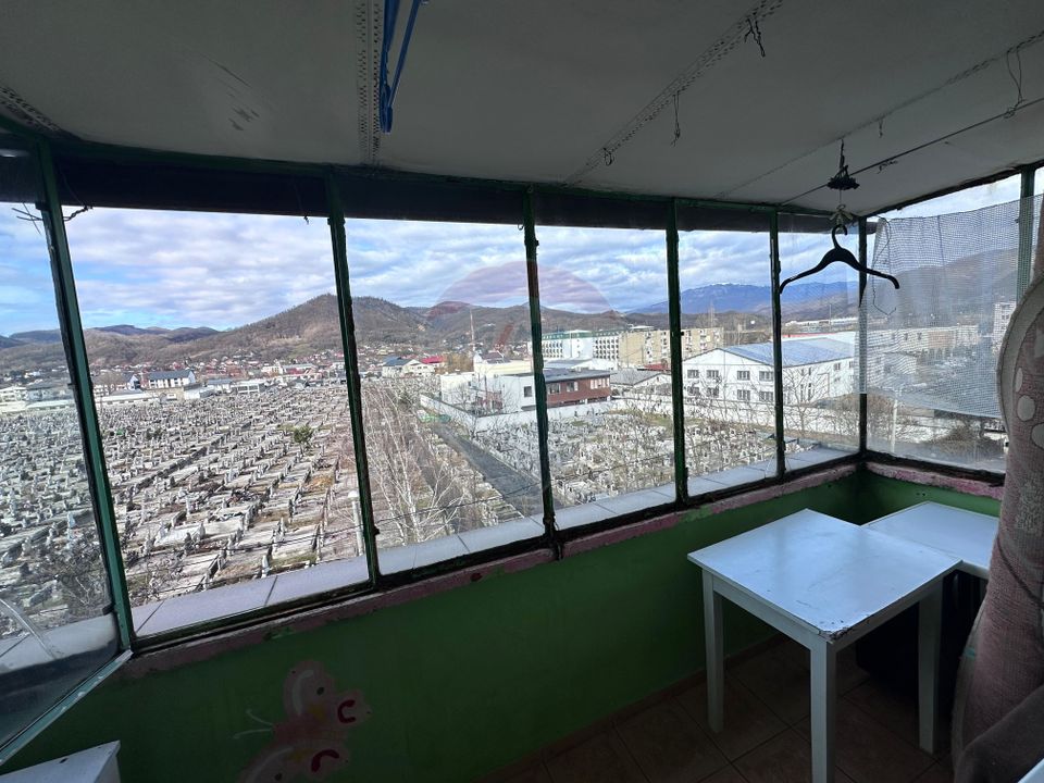 Garsoniera  - strada Luminisului