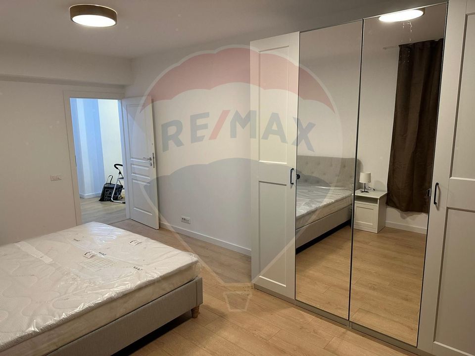 Apartament cu 3 camere de închiriat în zona Stefan cel Mare