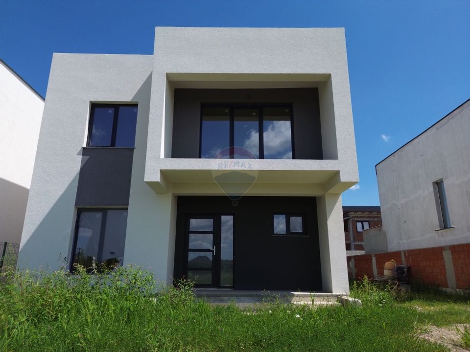 Casă moderne cu 4 camere de vânzare in SASAR / 5 ari teren / utilitati
