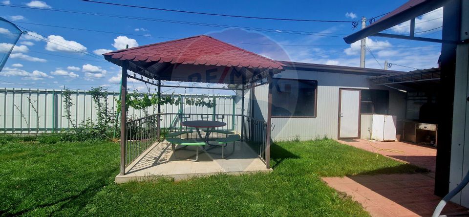 Land 2,000sqm Livada / None