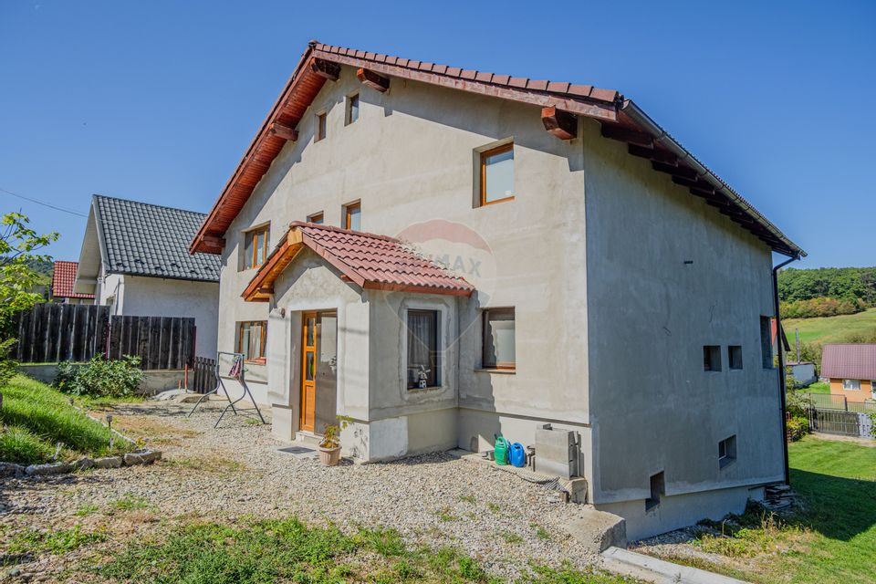 Casa de vanzare 7 camere | CURTE 953 mp | Colonia 1 Mai | COMISION 0 |