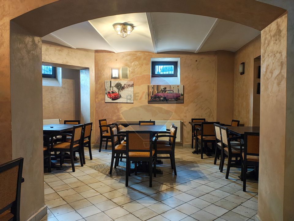 Două vile de patrimoniu, restaurate integral, cu farmec interbelic