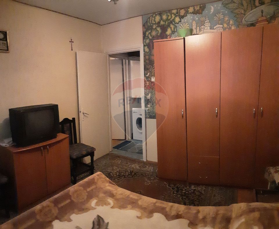 Apartament cu 3 camere de închiriat în zona Central