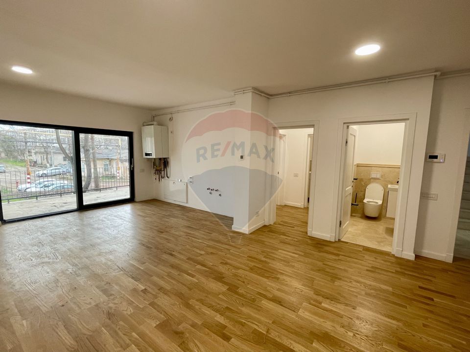 Apartament in vila de închiriat în zona Capitale