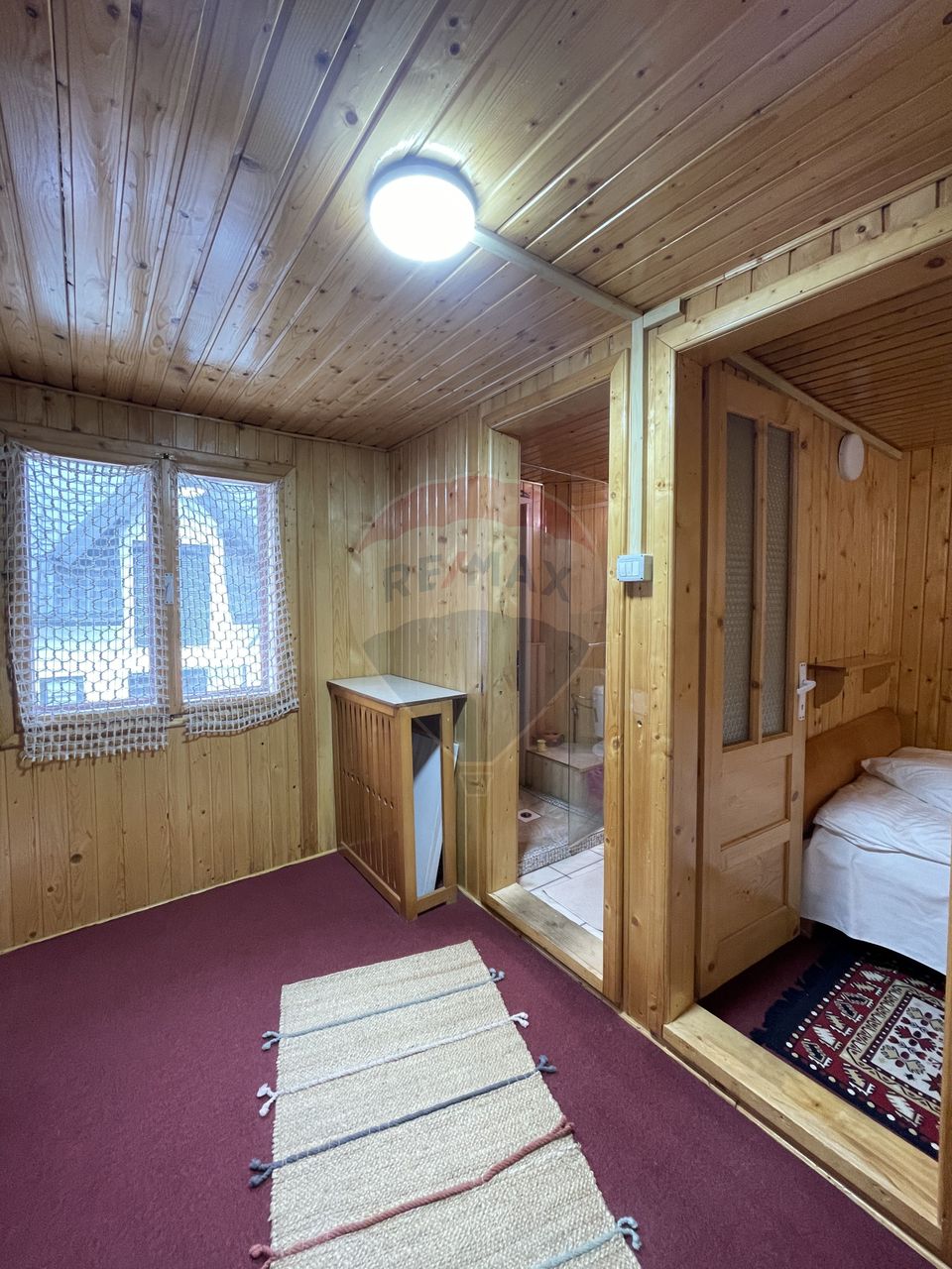 Vanzare Casă de vacanta in Predeal, langa padure, teren 360 mp