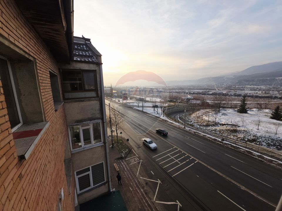 Apartament cu 2 camere de vânzare în zona 1 Mai