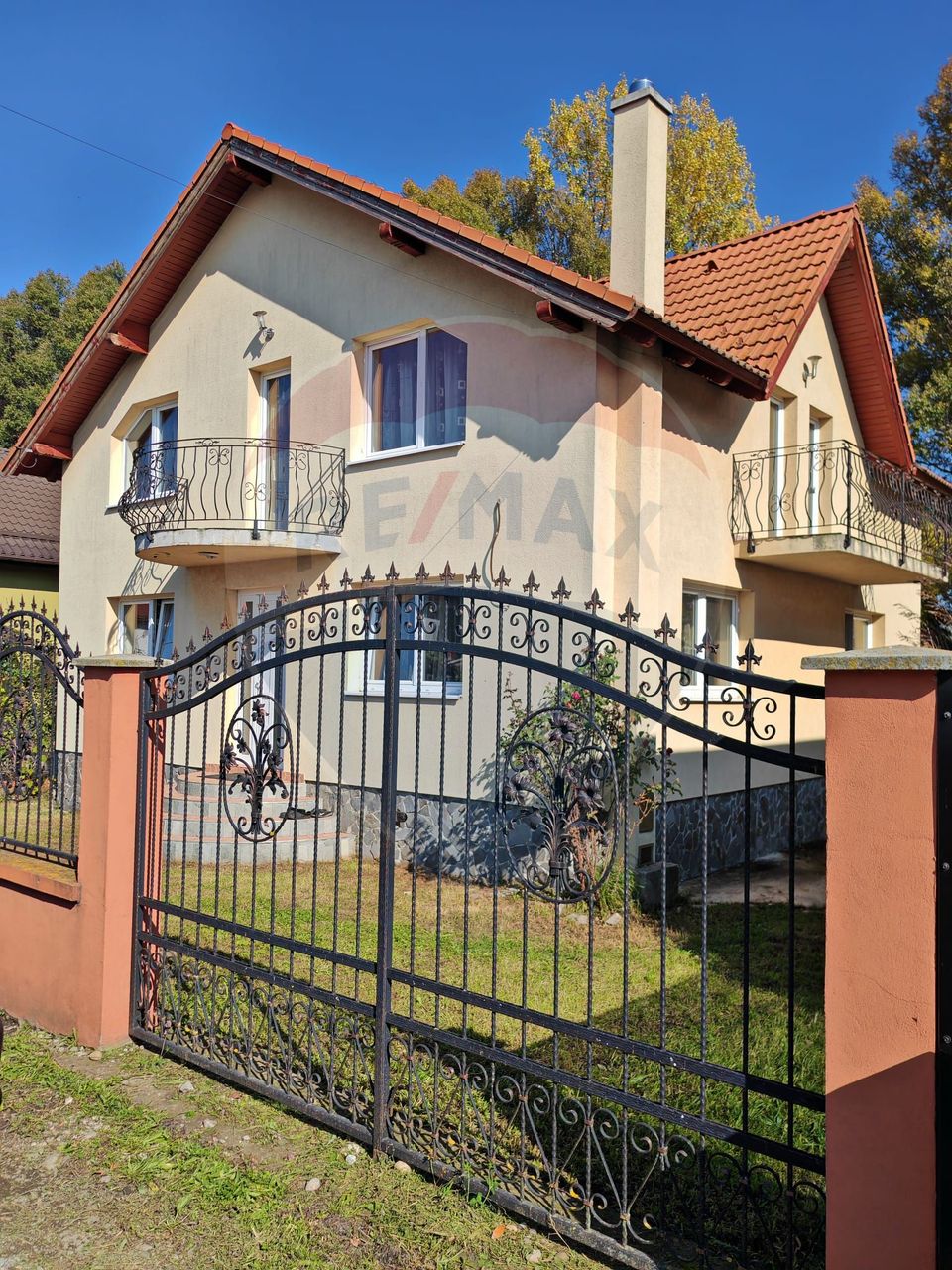 Casă / Vilă cu 5 camere de vânzare in Harman, Brasov