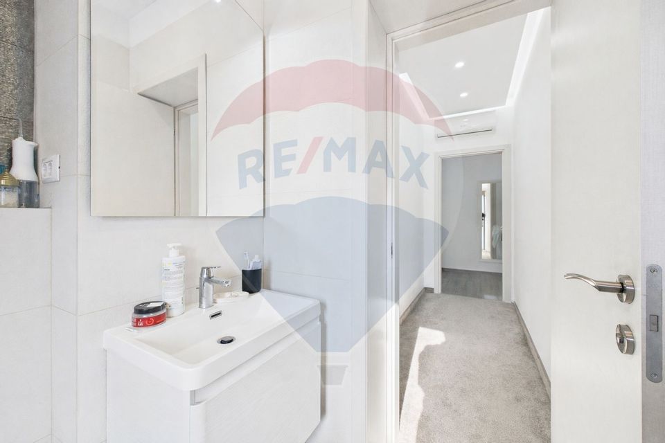 Apartament de vanzare - 3 camere 102mp + Terasa cu foisor 45mp