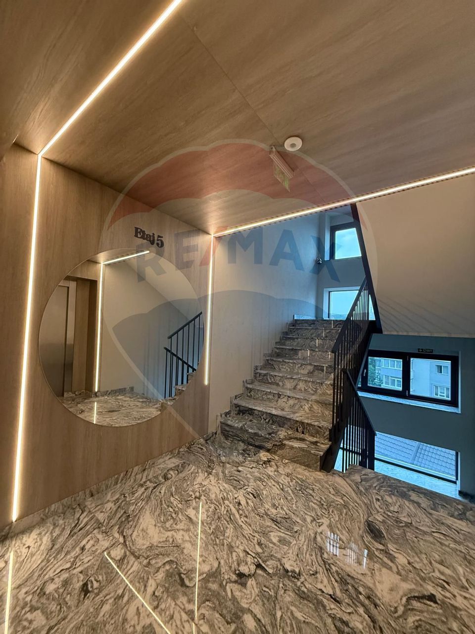 Apartament cu 3 camere de vânzare în zona Burdujeni