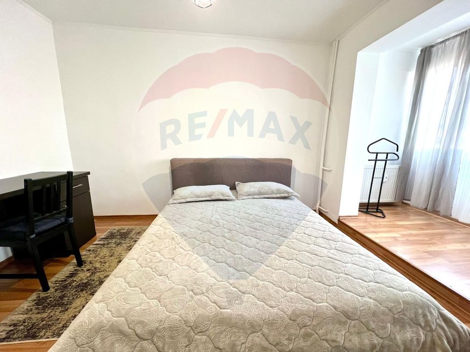 De închiriat apartament cu 3 camere, în zona Dacia