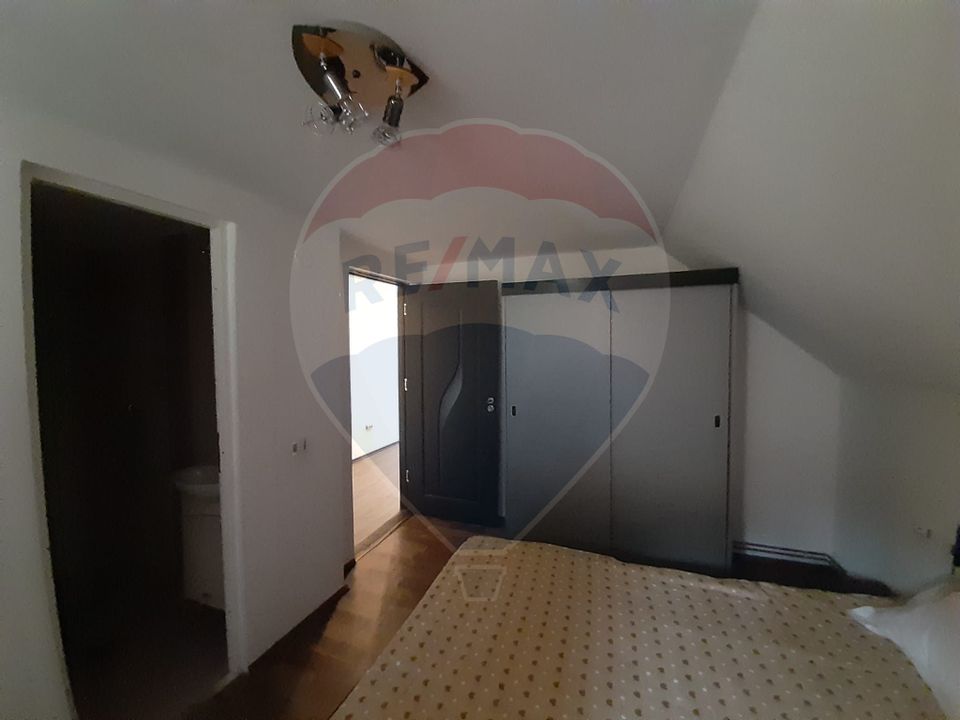 Casă / Vilă cu 7 camere de vânzare în zona Bran-Tohanita