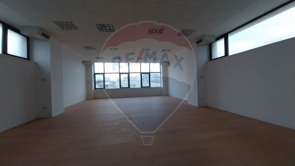 1,200sq.m Office Space for rent, Universitate area