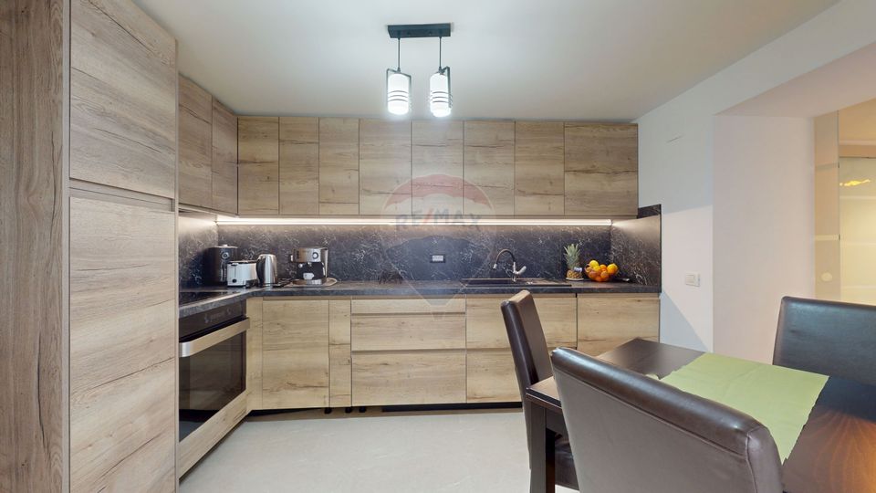 Casă / Vilă cu 9 camere de vânzare în zona Valea Cerbului comision 0%