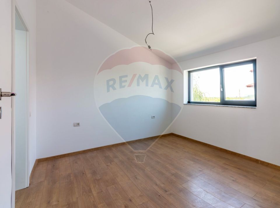 Casă / Vilă de vanzare cu 5 camere, adiacent Martha Bibescu, Mogosoaia