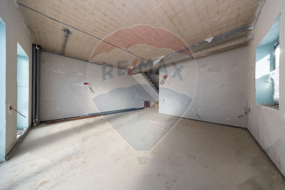 8 room House / Villa for sale