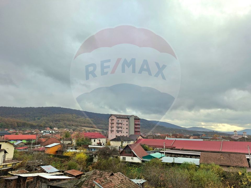 Apartament 3 camere, 96 mp, central, Sebiș – exclusiv RE/MAX