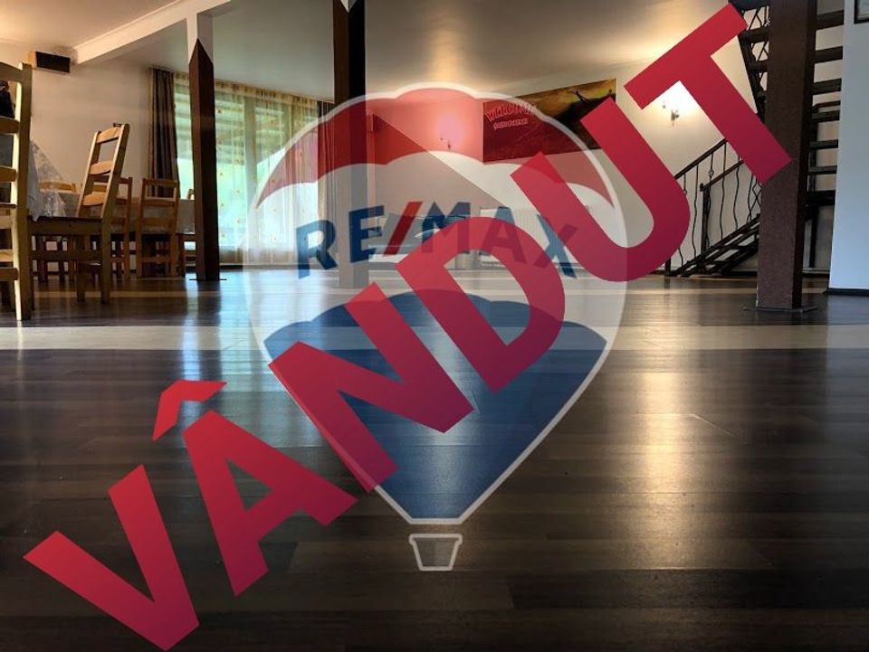 8 room House / Villa for sale