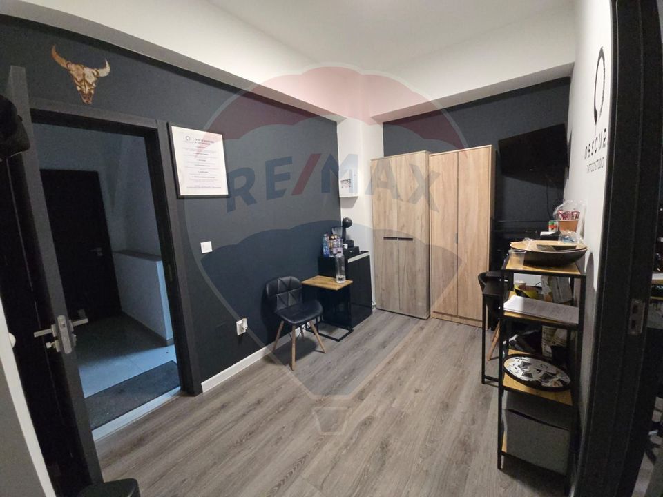 50sq.m Commercial Space for rent, Nicolina area