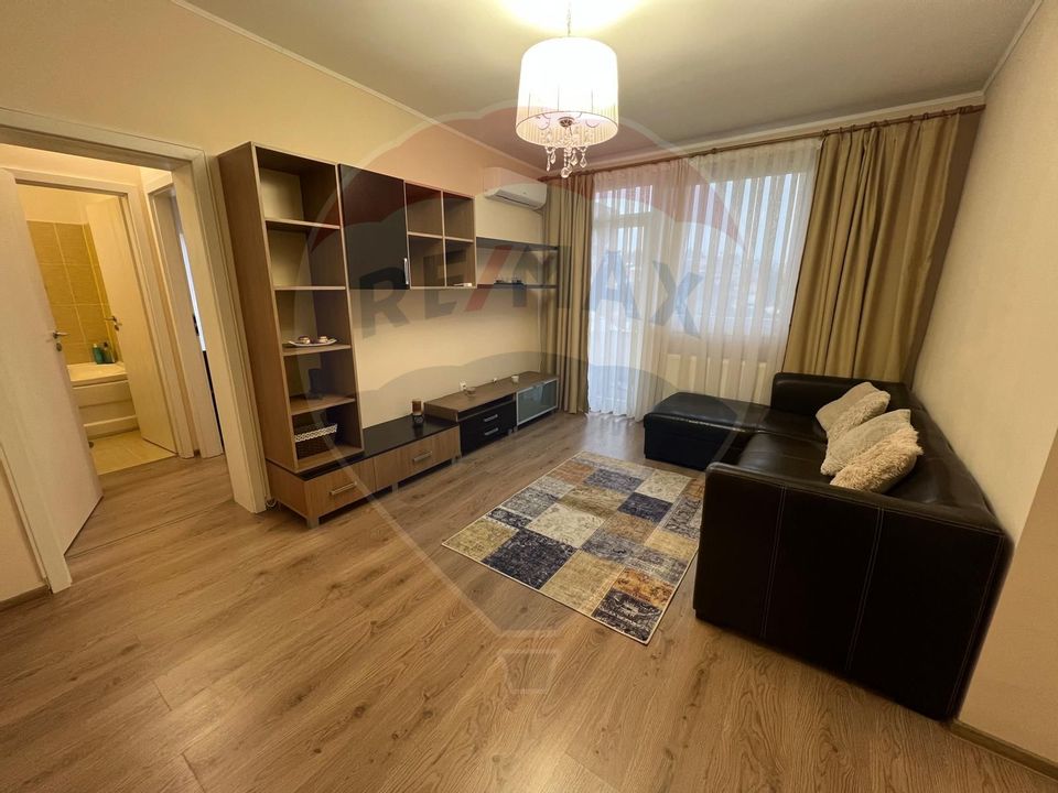 De Închiriat  Apartament 2 camere+ Garaj  zona Centralā