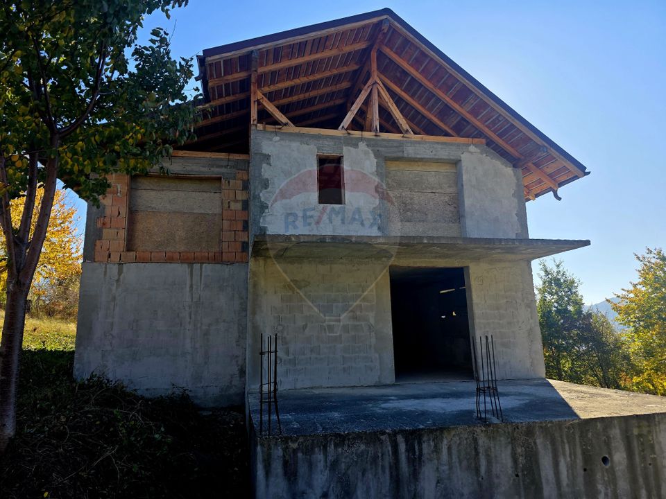 5 room House / Villa for sale