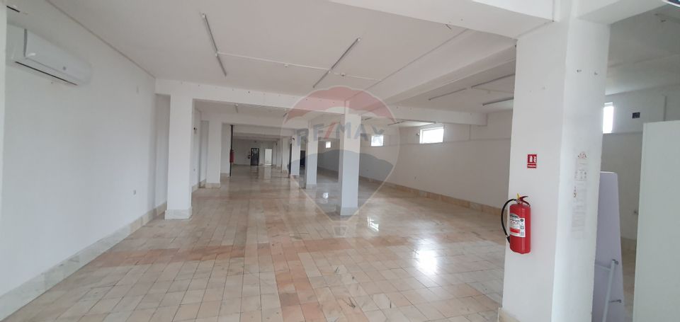 1,300sq.m Commercial Space for rent, Ultracentral area