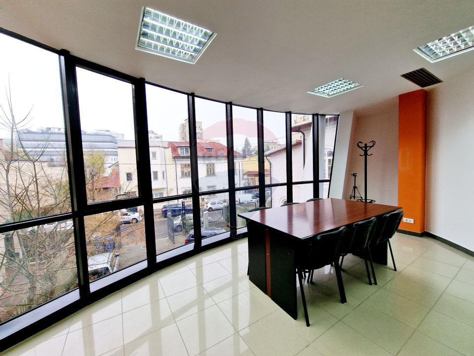 Office Building 365 sqm Fire Tower Area 6 Parking Spaces