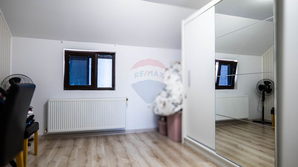 Vanzare vilă cu 4 camere si teren, zona Dobroesti