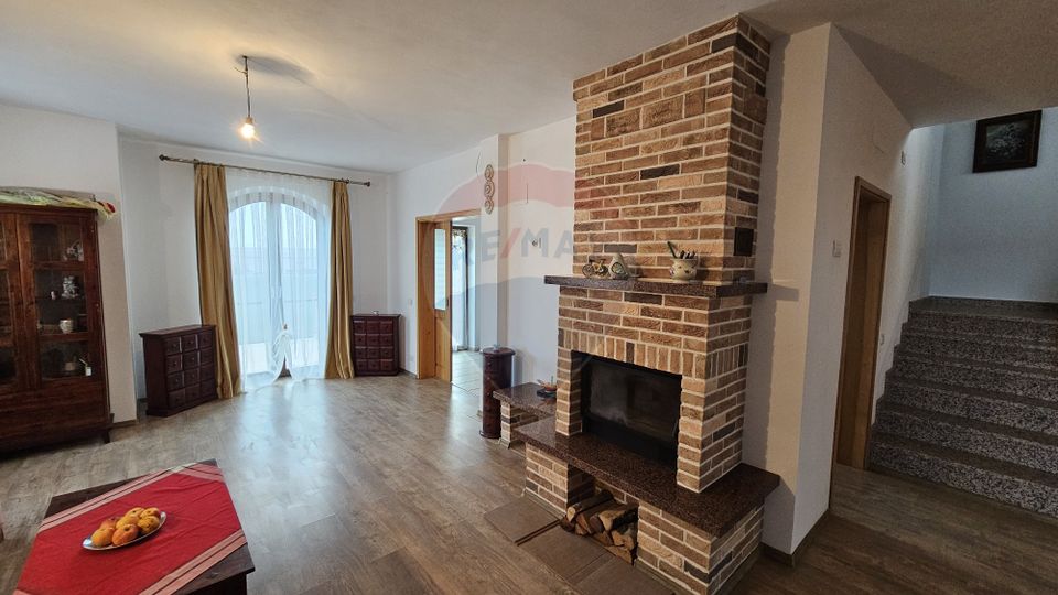 Casă / Vilă de lux, Scheia, Suceava