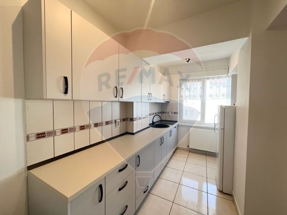 Apartament 3 camere de inchiriat vila  zona Milea