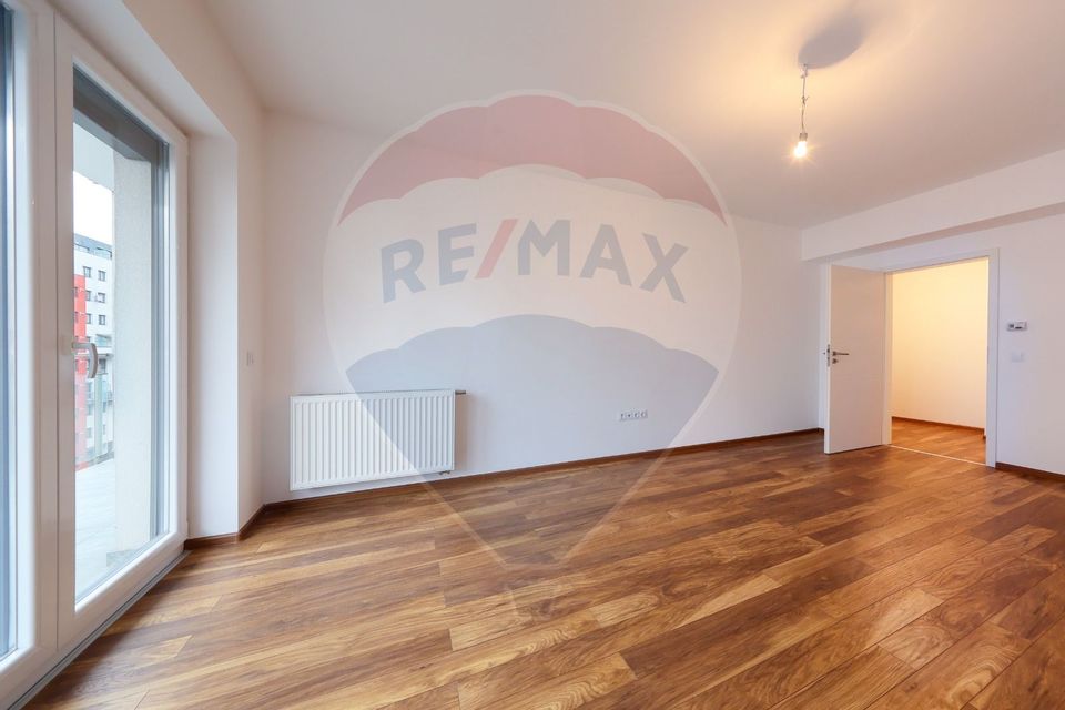 3 room Apartment for sale, Tractorul area