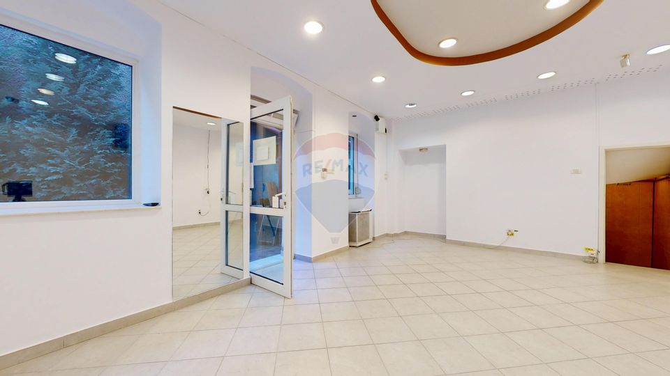 Oportunitate de închiriere, spațiu comercial în Brașov, zona pietonală